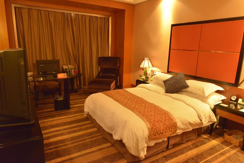 Sprot-Life Garden Hotel Wuhan Exterior photo