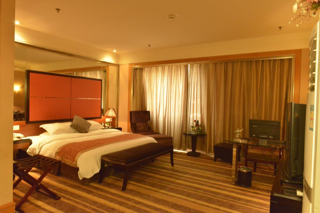 Sprot-Life Garden Hotel Wuhan Exterior photo