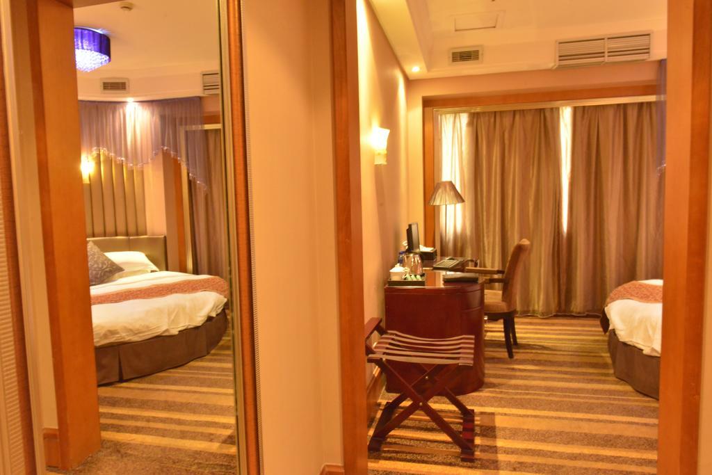 Sprot-Life Garden Hotel Wuhan Exterior photo