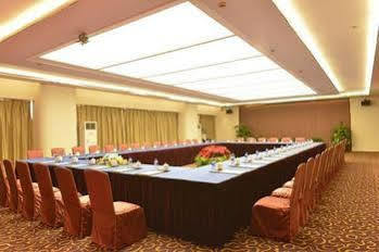 Sprot-Life Garden Hotel Wuhan Exterior photo